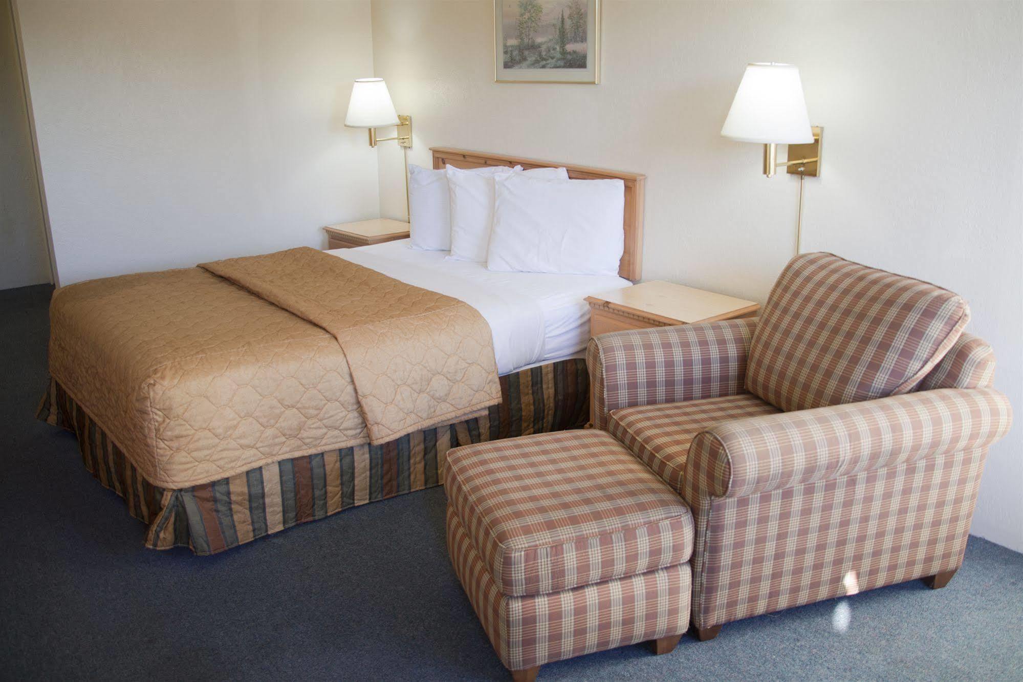 מדפורד Pine Tree Inn מראה חיצוני תמונה